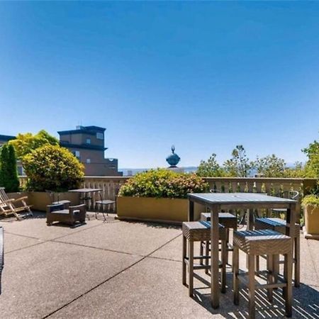 Top Floor Water View Oasis Near Space Needle & Cruise Сіетл Екстер'єр фото