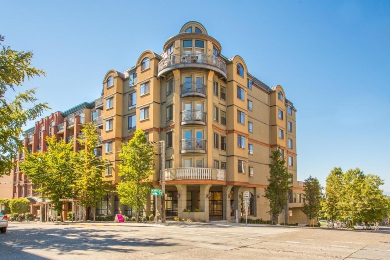 Top Floor Water View Oasis Near Space Needle & Cruise Сіетл Екстер'єр фото